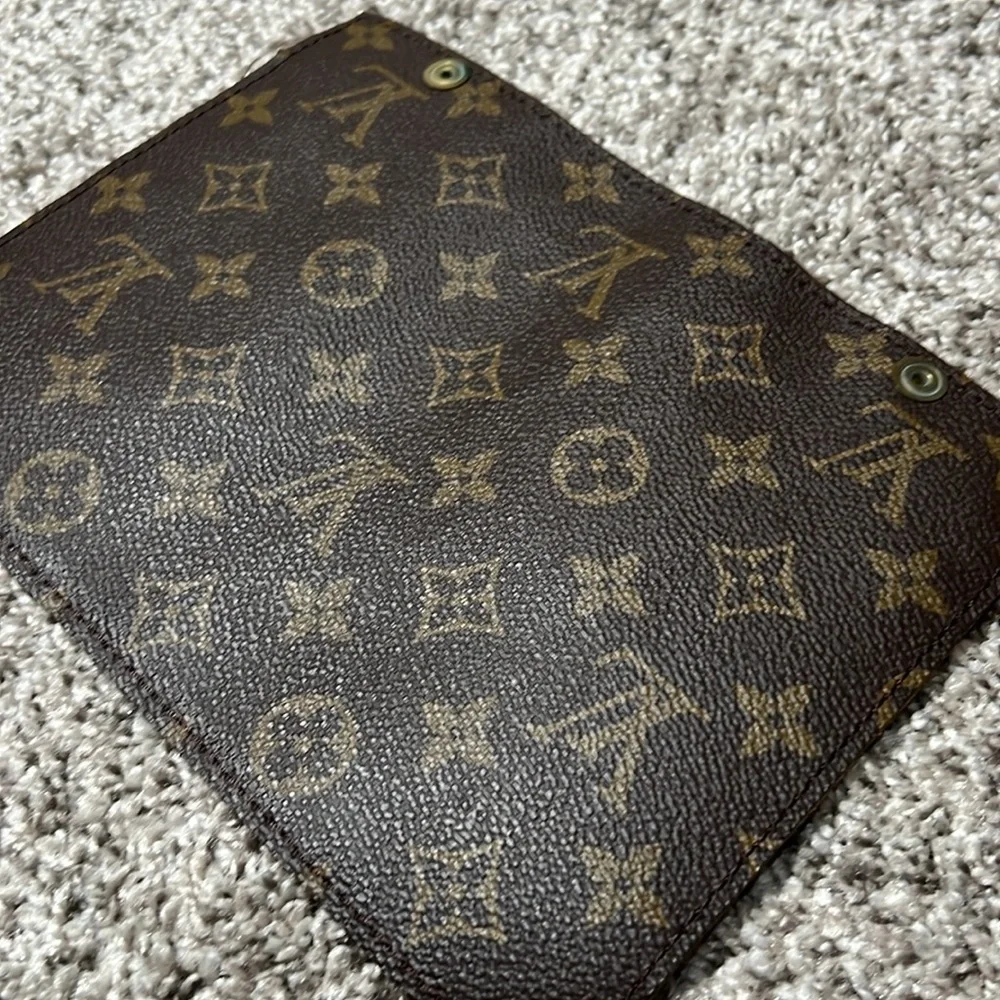 Louis Vuitton Randonnee pouch - Picture 5 of 11